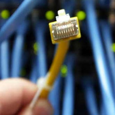 Manutenção de sistema de transmissão de dados, voz e imagem